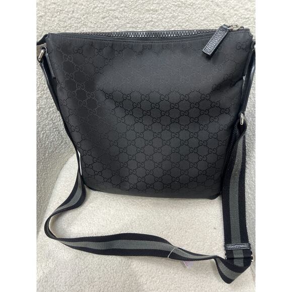 Gucci GG Black Crossbody Bag - Like New with Dustbag - Picture 2 of 8